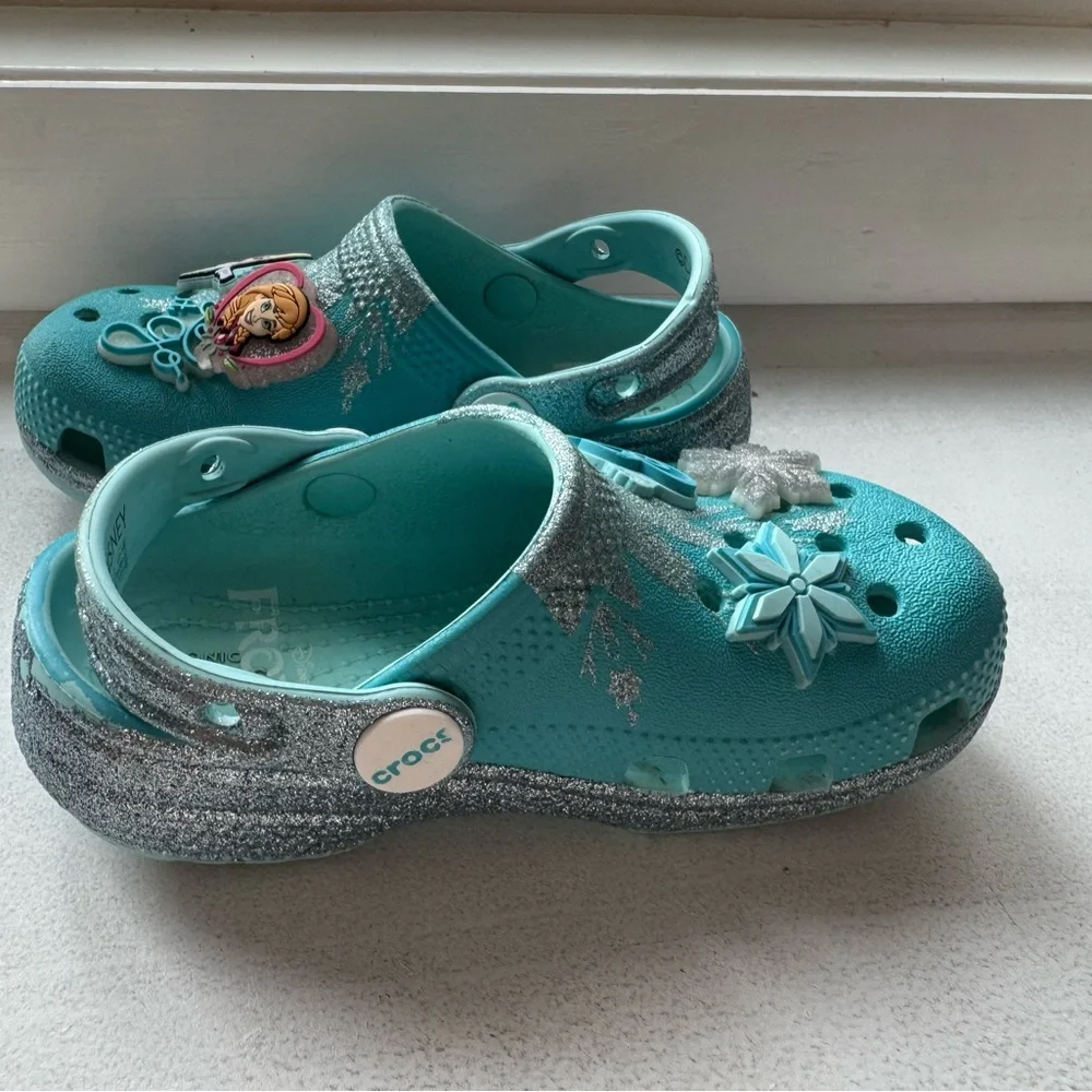 CROCS Kids Shoes in Turquoise and Silver with Frozen Theme - Picture 3 of 3